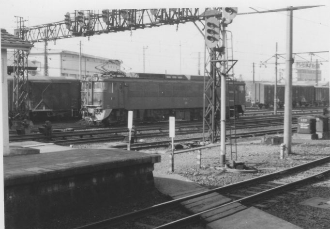 1964/11/21　高崎駅　碓氷峠越えをするEF62　既に全て廃車