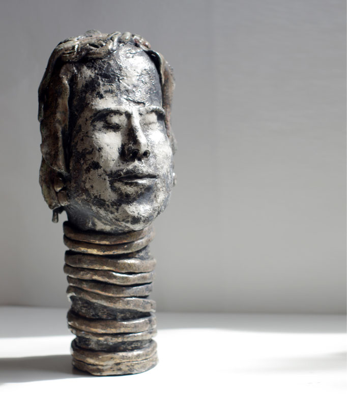 Donna Thailandese_25x20x45 cm_Tecnica Raku