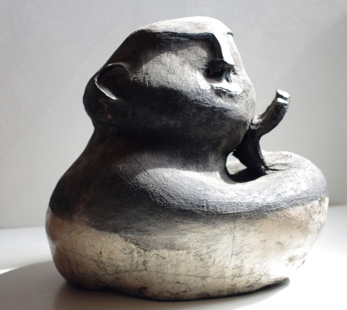 Omuncolo Sensitivo_35x30x35 cm_Tecnica Raku