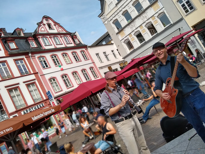 21.08.2021 - als Walking Act in der  Koblenzer Altstadt (Koblenzer Kultursommer)