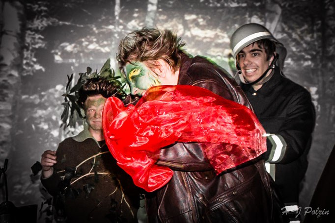 Die Reise in eine geheimnisvolle Welt Theater Kunterbunt 2014