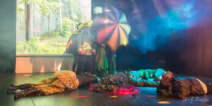 Die Reise in eine geheimnisvolle Welt Theater Kunterbunt 2014