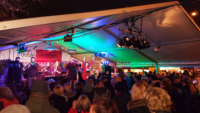 Troubleshooters Weihnachtsmarkt Schwabing @ Münchner Freiheit - Foto by Martin Bennecke