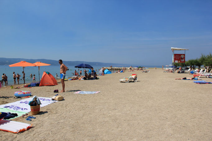 Апартаменты в Омише (Сплит). Песчаный пляж в Хорватии. Отдых в Хорватии с детьми. Активный отдых