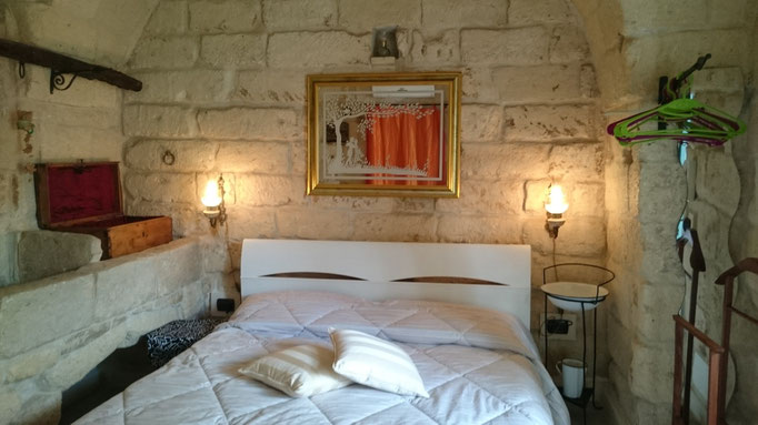 letto matrimoniale con cassettone