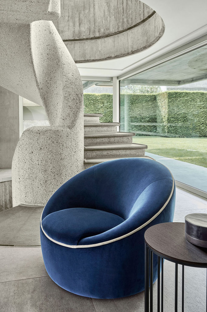 Picadilly armchair designed by Luca Tornaghi for Gianfranco Ferré Home, upholstered dining armchair with curved backrest shell