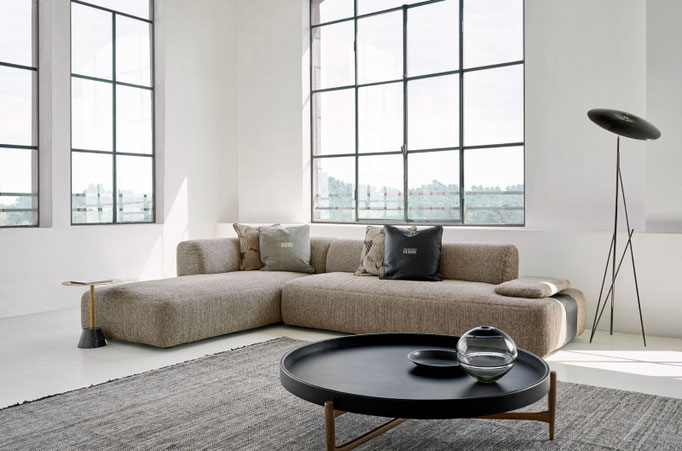 Seattle sectional sofa designed by Luca Tornaghi for Gianfranco Ferré Home, modular sectional sofa with wide seating volumes