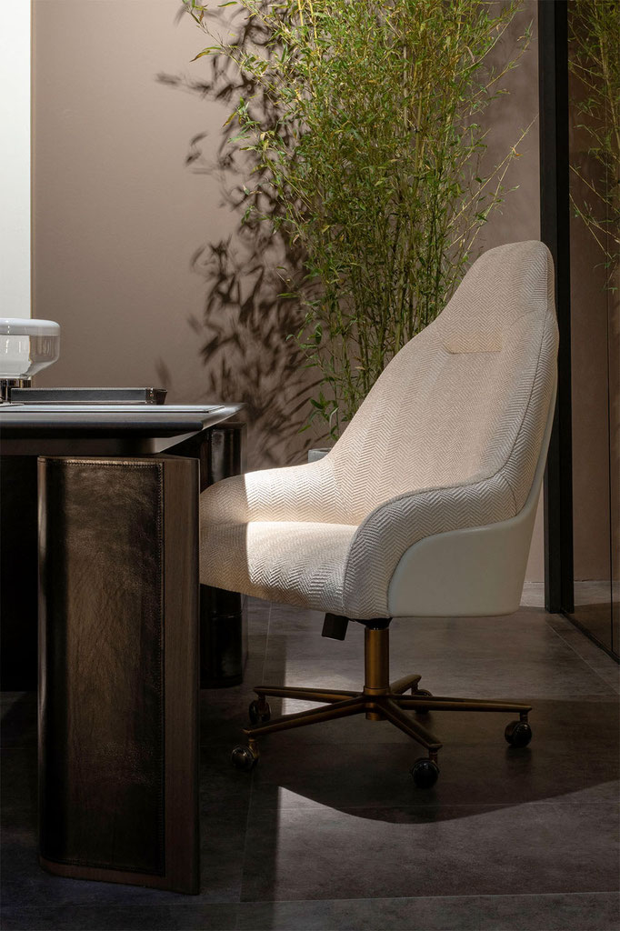 Zermatt executive chair designed by Luca Tornaghi for Gianfranco Ferré Home, upholstered executive chair with swivel base