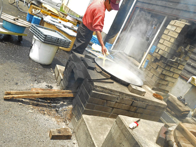 はまなす　かんころ餅の工場