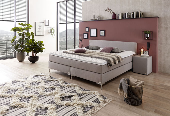 Boxspringbett 180x200 mit Design Kopfteil in grau