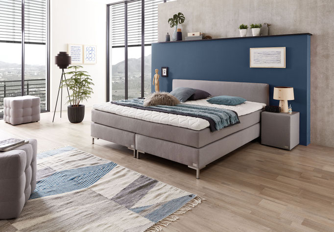 Boxspringbett 180x200 mit Design Kopfteil in grau