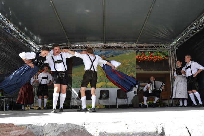 Vorarlberger Landestrachtentag in Lech am Arlberg