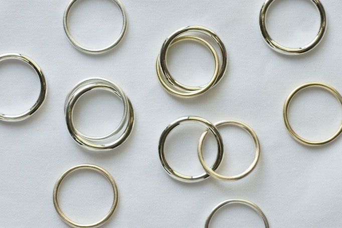 two ring (2連リング) - 左から時計回りに No:OTR-1 素材 SV925 & SV925 ¥27.500- , No:OTR-3 素材 SV925 & K14YG ¥94.600- , No:OTR-2 素材 SV925 & K10YG ¥70.400- 