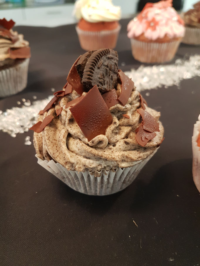2018 - Red as Blood, White as Snow and Black as Ebony (Oreo Cupcake)