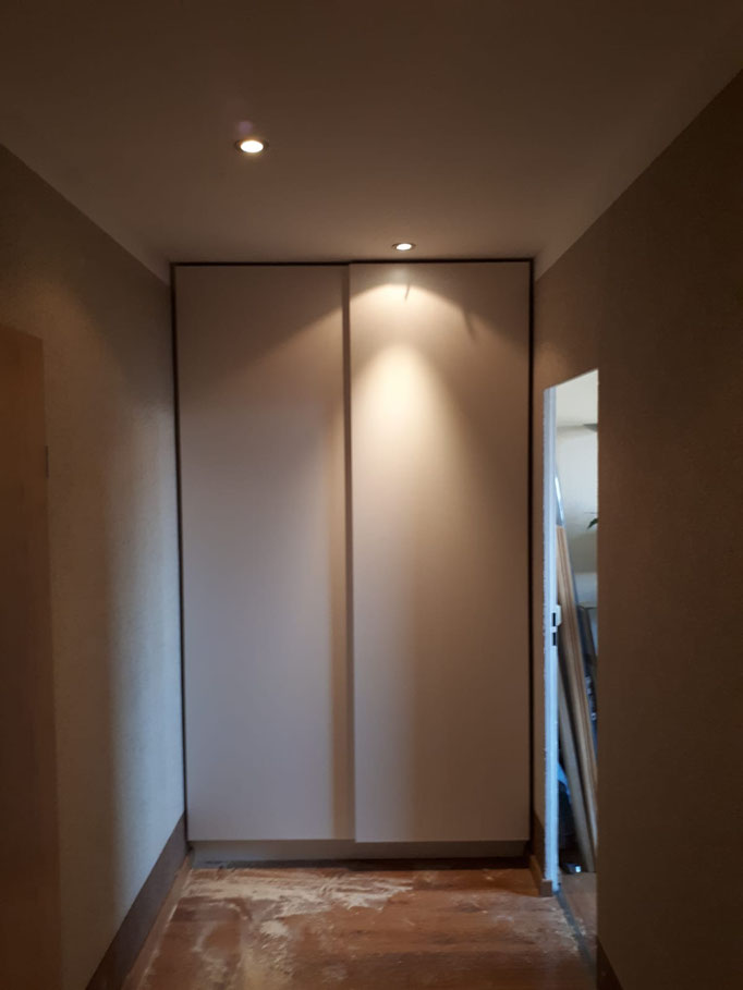Maßgefertigter Einbauschrank
