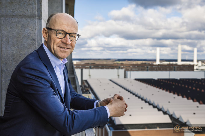 Pressefotos von Volkswagen-Vorstand Arno Antlitz von CEO-Fotografin Anne Hufnagl aus Berlin
