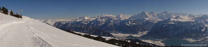 Niederhorn Blick Richtung Eiger, Mönch und Jungfrau