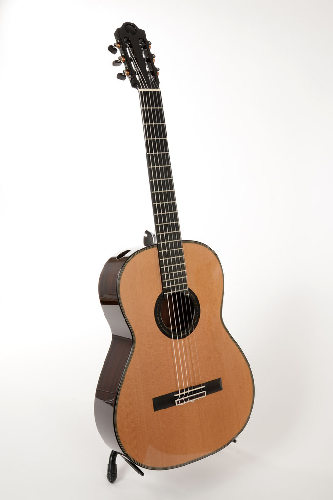 Three-quarter view of a Concert Classical Guitar with a Red Cedar soundboard crafted by luthier Hervé Lahoun-H441