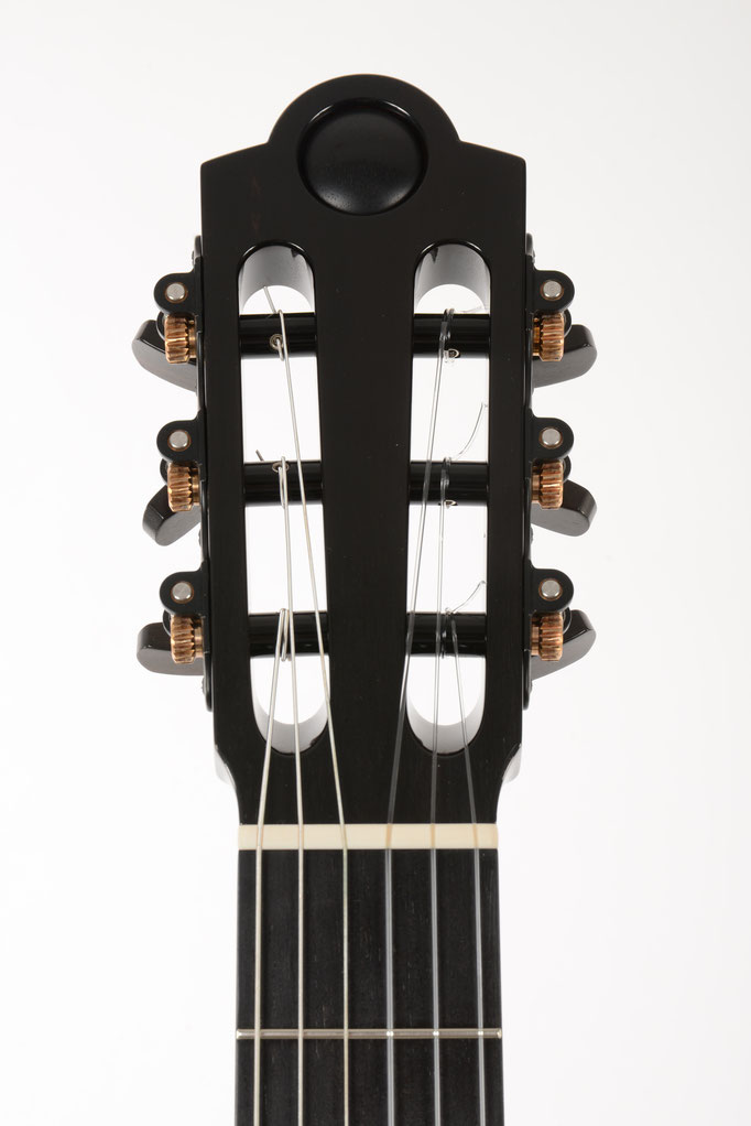 View of the headstock of a concert classical guitar SÖBESTH PLUCHIC built by luthier Hervé Lahoun.