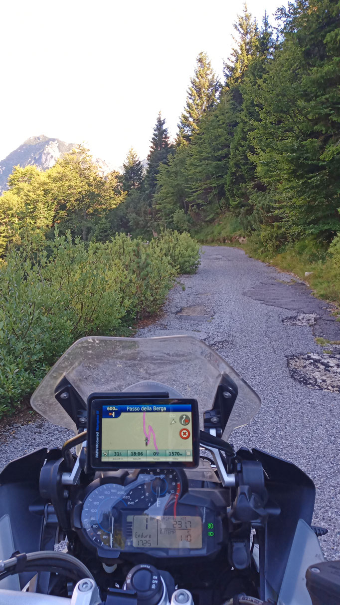 Straße zum Passo della Berga