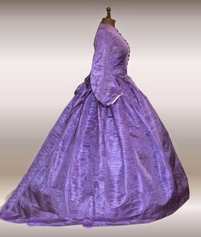 Vestido teñido en malva año 1860