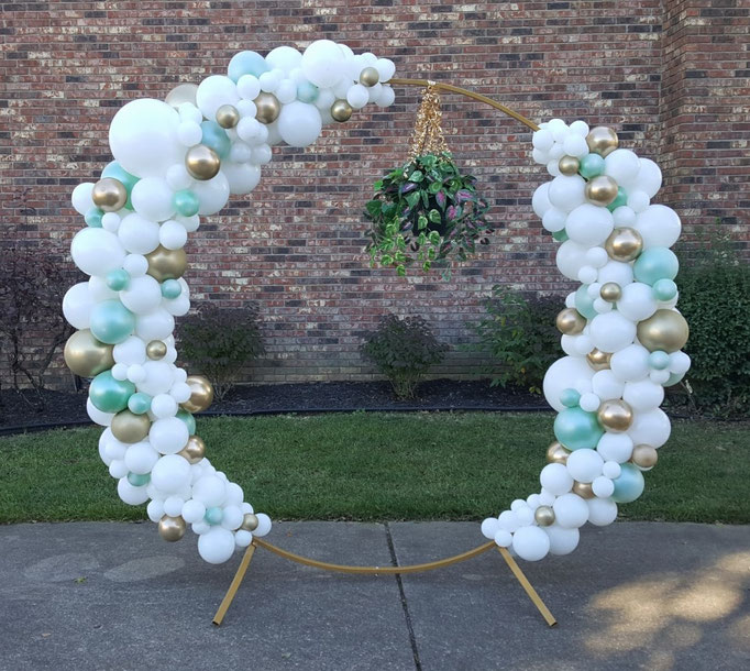 Air-Filled Circle Arch Eucalyptus Green White Gold