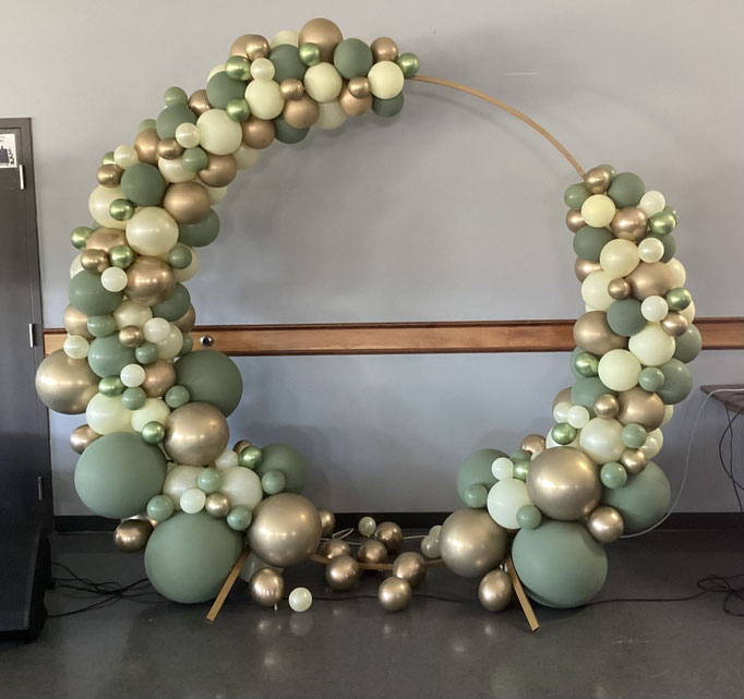 Air-Filled Circle Arch Eucalyptus Green White Gold