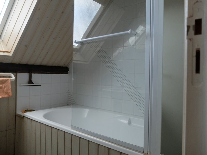 Gîte le Vieux Frêne : bad en douche