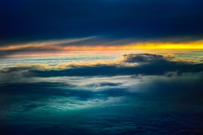 Sonnenuntergang über den Wolken, Flug von Kopenhagen nach Stuttgart