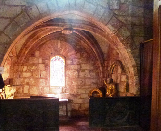 une des chapelles à l'intérieur de l'église