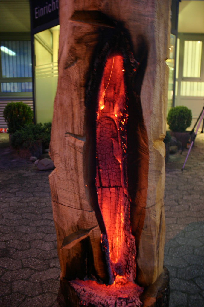 Holzskulptur, Eiche, Priapos, Lichtskulptur,  Feuerskulptur