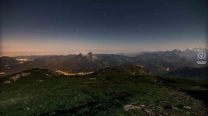 Mit Sicht auf den Grossen und Kleinen Mythen 1'898 m ü. M.  1'811 m ü. M.