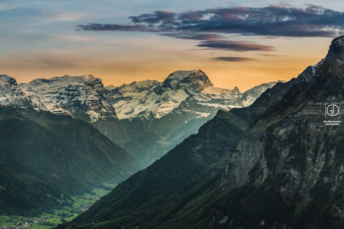 Abenddämmerung über dem Glarnerland