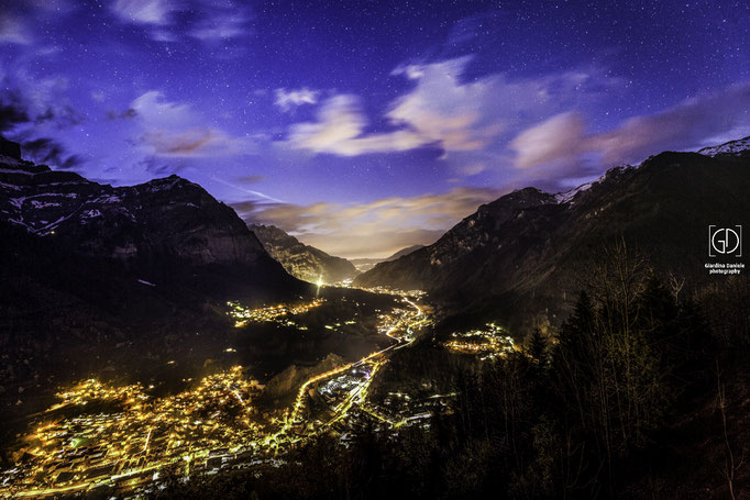 Glarus-Mitte kurz nach Dämmerung