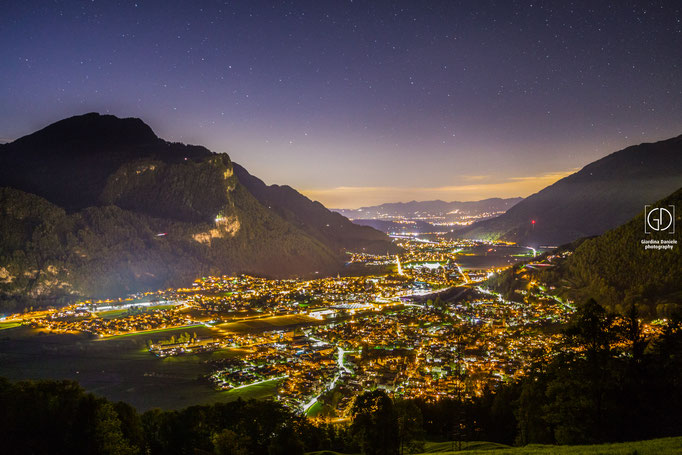 Glarus Nord bei Nacht