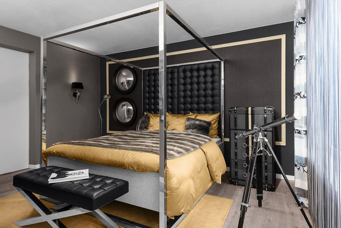 Interior-Fotografie Schlafzimmer: elegantes Bett mit Baldachin, luxuriöser Hotel-Look
