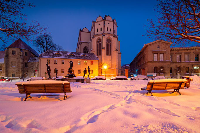Domplatz und Dom zu Halle im Winter