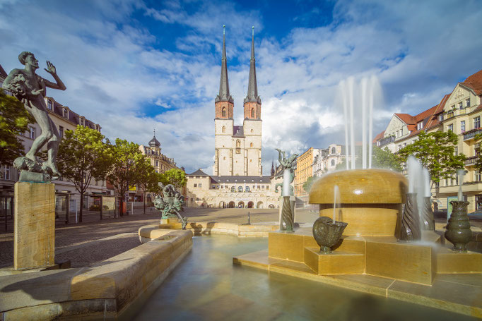 Hallmarkt mit Göbelbrunnen