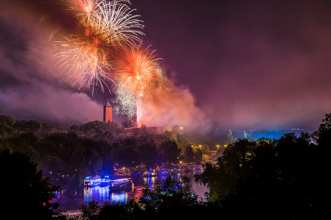 Höhenfeuerwerk über Burg Giebichenstein zum Laternenfest