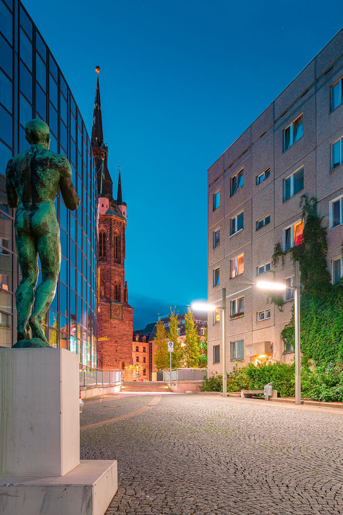 Blick zum Markt mit Rotem Turm