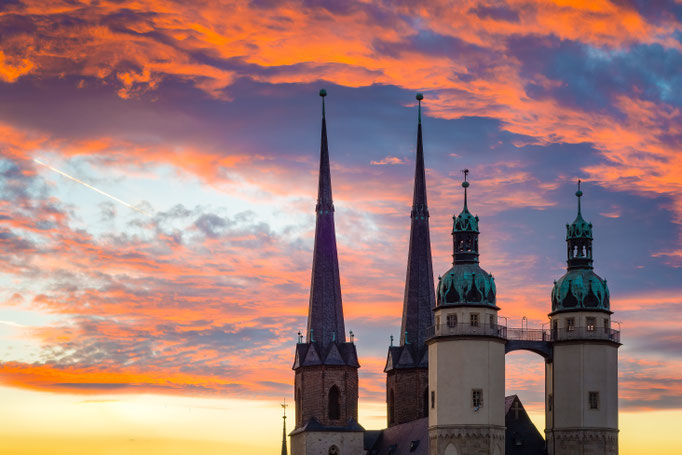 Blaue Türme und Hausmannstürme im Sonnenuntergang