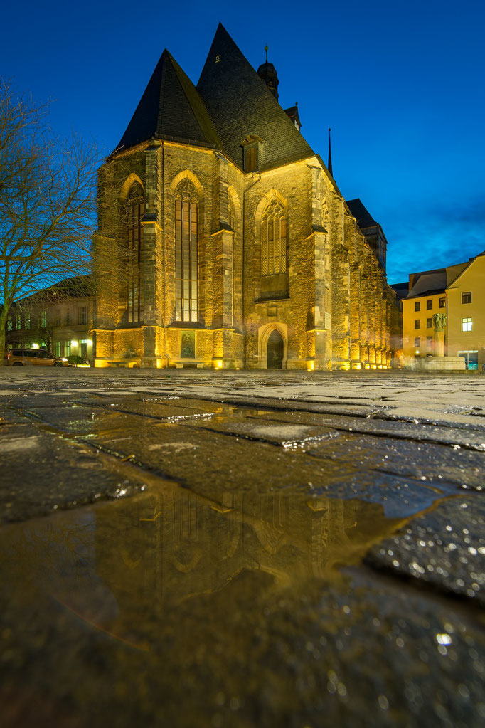 Konzerthalle Ulrichskirche am Abend