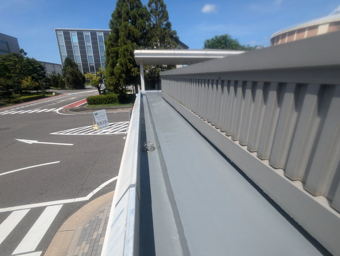 守衛室雨漏り修繕工事の工事写真
