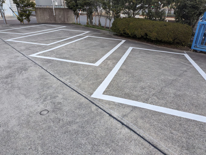 駐車場ライン引き工事の工事写真