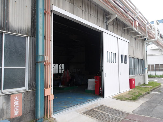 戸車式重量扉取替工事：工事写真