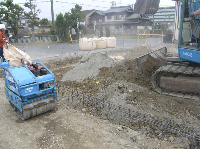 倉庫新築工事の工事写真