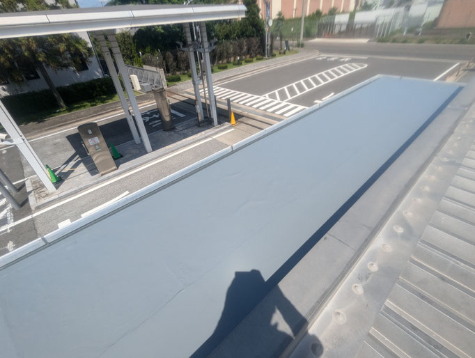 守衛室雨漏り修繕工事の工事写真