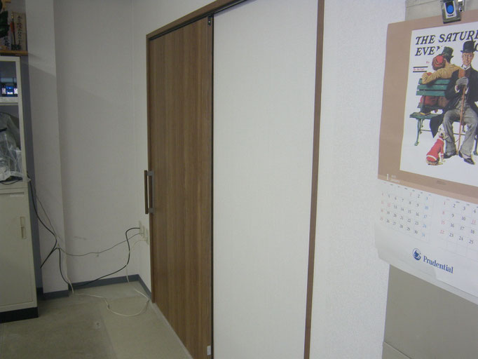 吊り引き戸新設工事の工事写真