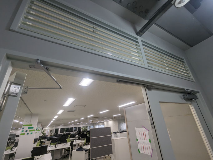 特定防火戸更新工事の工事写真
