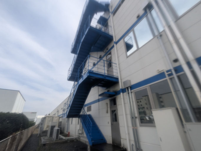 踊り場水溜り解消工事：工事写真